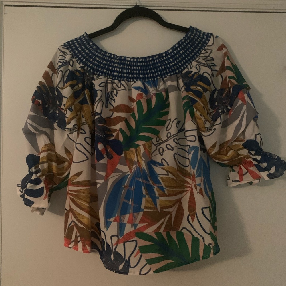 Jealous Tomato floral top size medium
